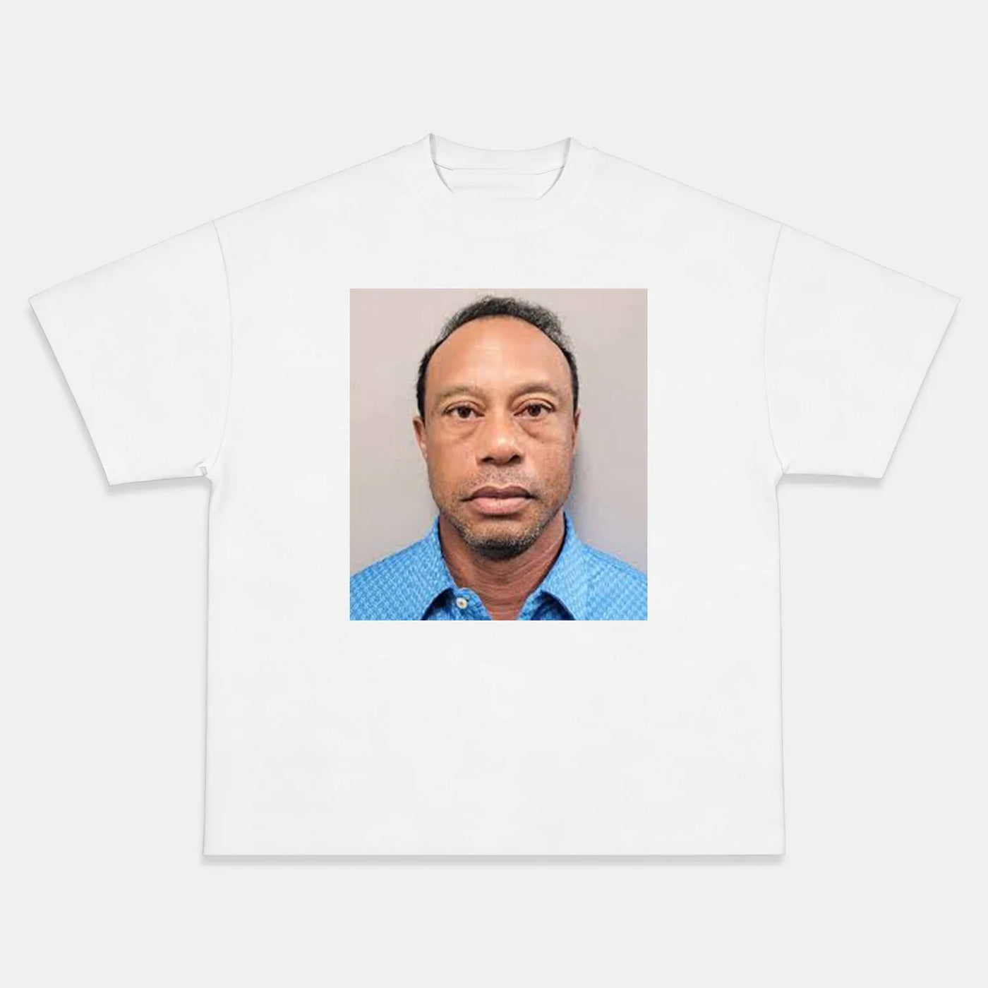 Tiger Woods 'Red Sunday' Fist Pump Vintage Golf Graphic Tee — product image 3