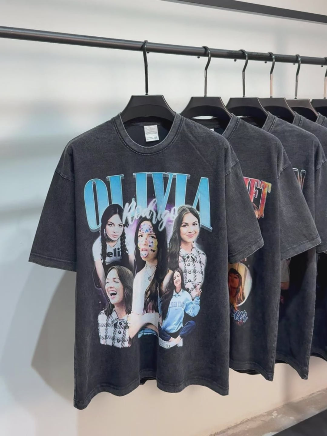 THE OLIVIA RODRIGO TEE 2024 - view 5